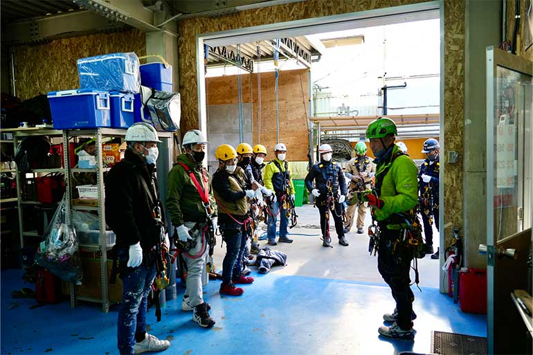 ロープ高所作業特別教育の様子