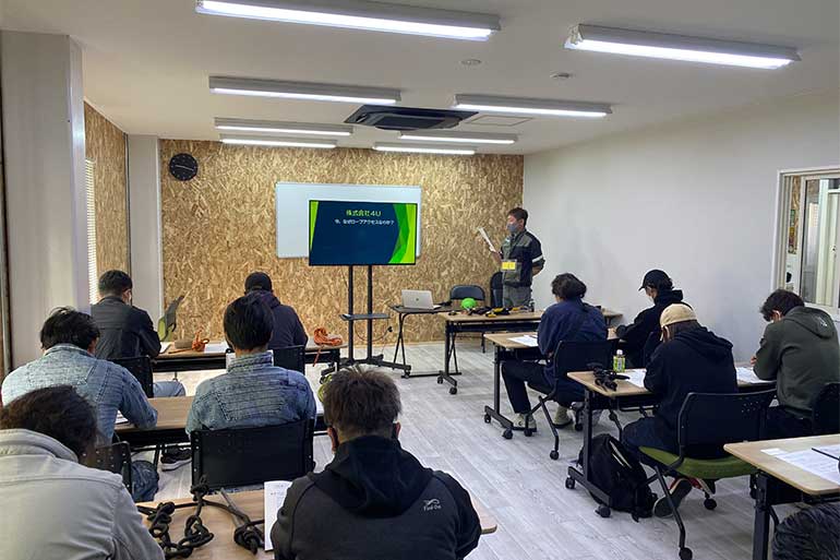 ロープ高所作業特別教育の様子