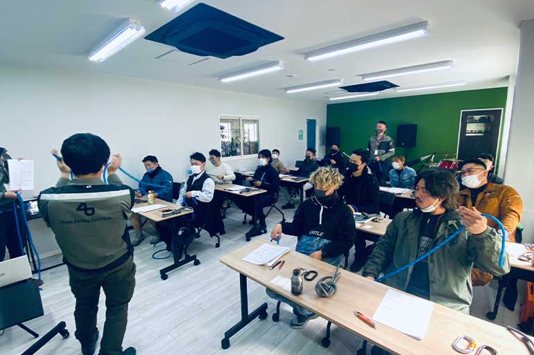 ロープ高所作業特別教育の様子