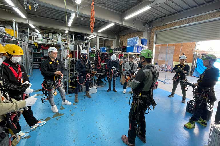 ロープ高所作業特別教育の様子