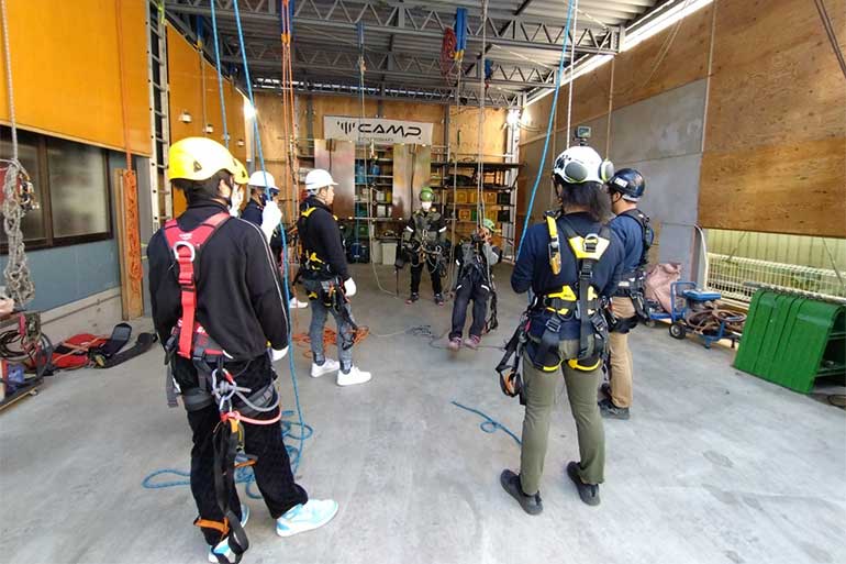 ロープ高所作業特別教育の様子