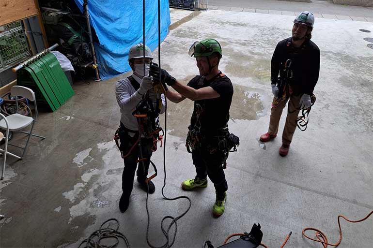 ロープ高所作業特別教育の様子