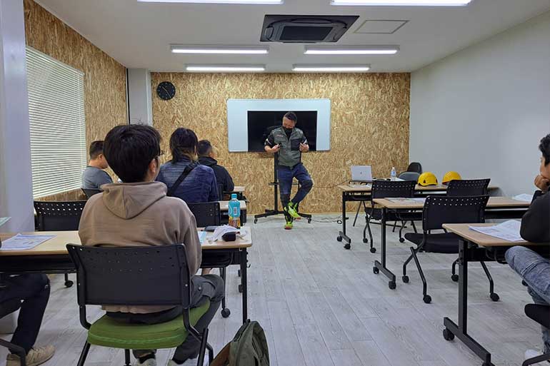 フルハーネス特別教育の様子