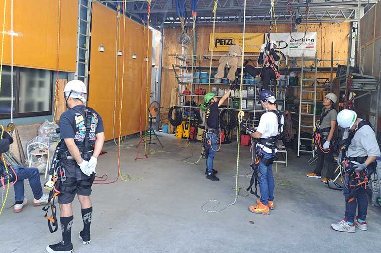 ロープ高所作業特別教育の様子