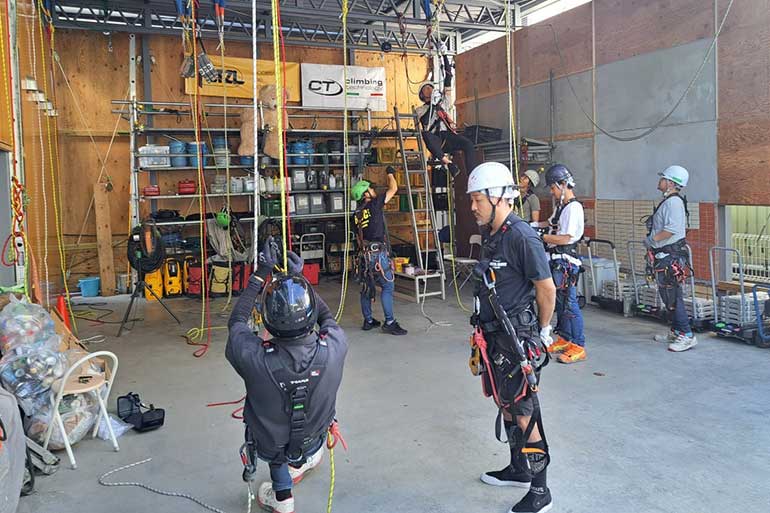 ロープ高所作業特別教育の様子