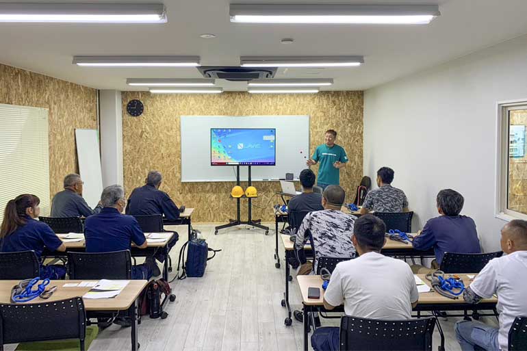 ロープ高所作業特別教育の様子