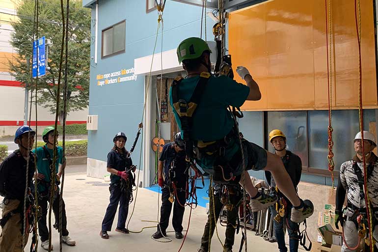 ロープ高所作業特別教育の様子
