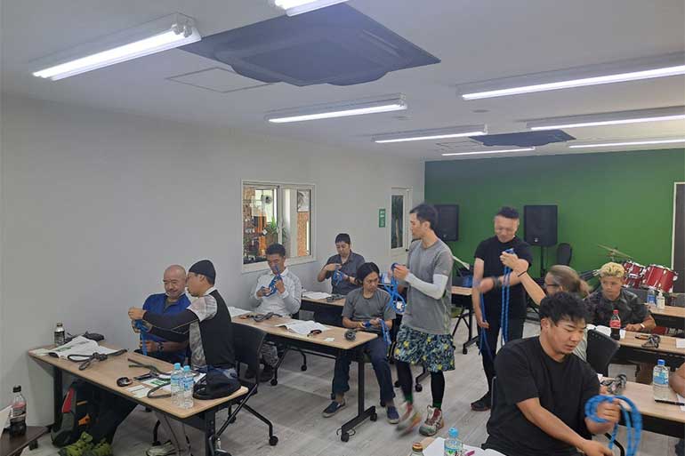 ロープ高所作業特別教育の様子