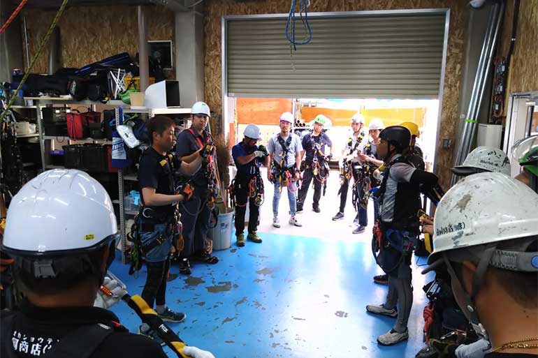 ロープ高所作業特別教育の様子