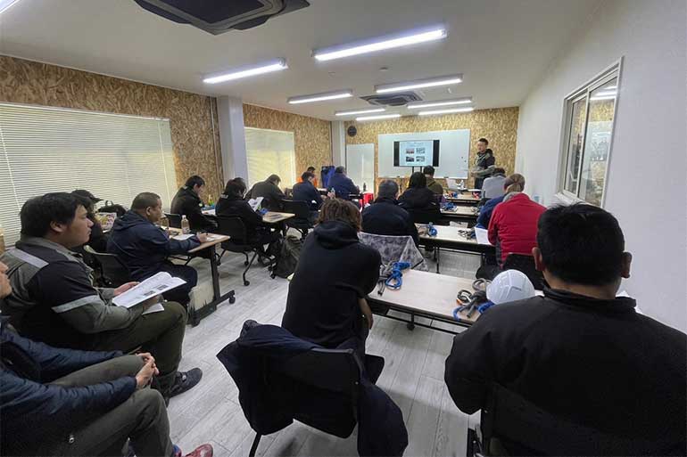 ロープ高所作業特別教育の様子