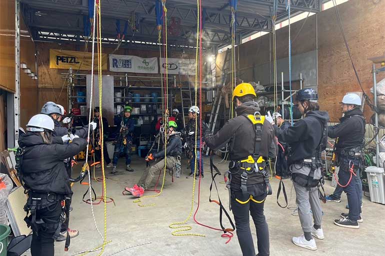 ロープ高所作業特別教育の様子