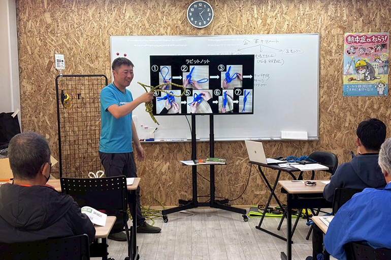 ロープ高所作業特別教育の様子