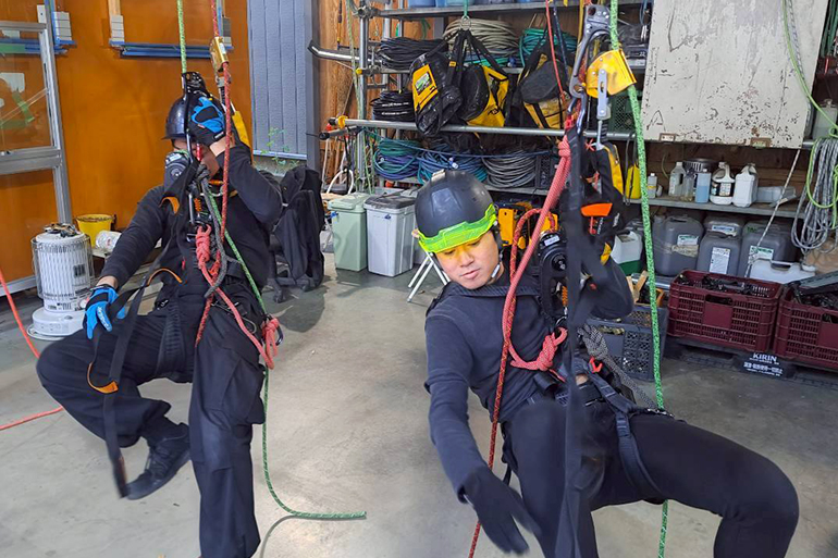 ロープ高所作業特別教育の様子