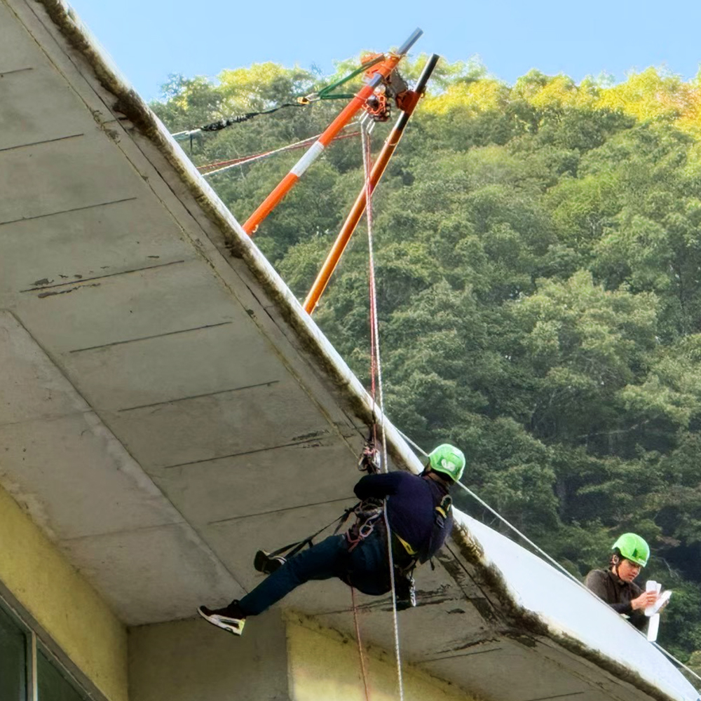 TerrAdaptor Tripod System(テラダプター™・トライポッド・システム)|SMC(エスエムシー)