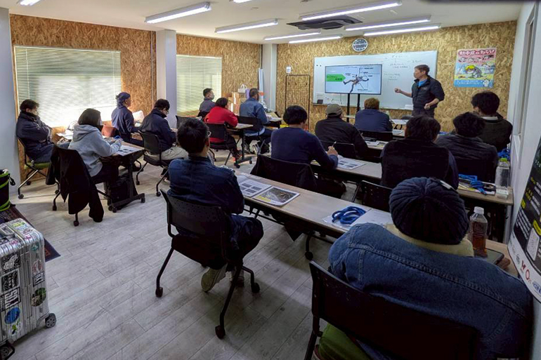ロープ高所作業特別教育の様子