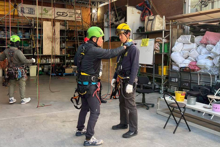 ロープ高所作業特別教育の様子