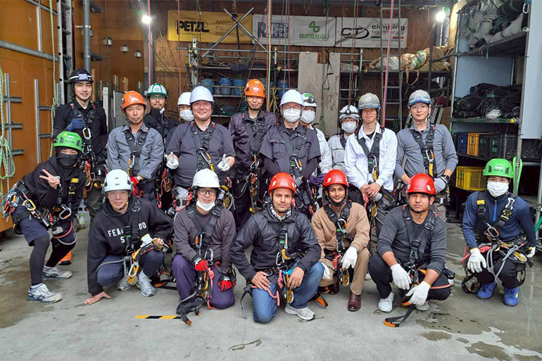 ロープ高所作業特別教育の様子